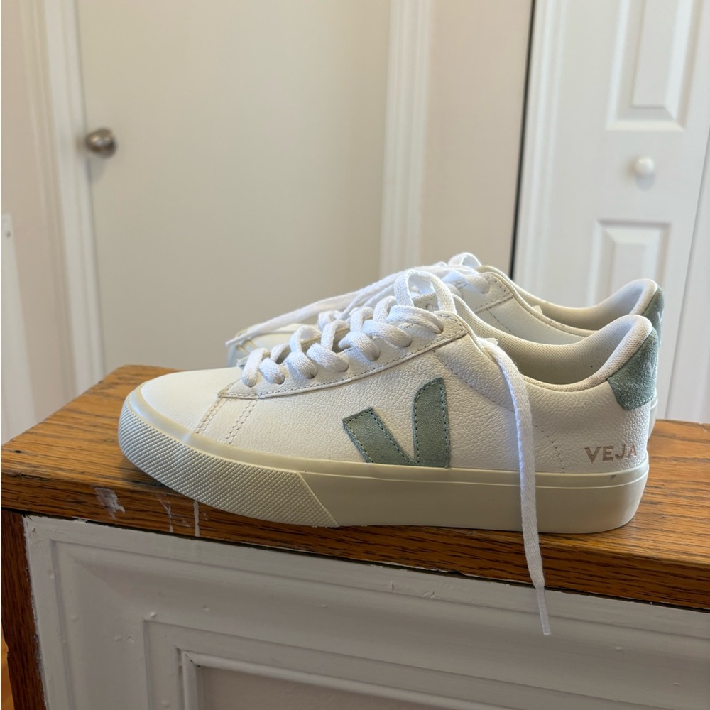 Veja Women's Campo Sneakers - Picture 4 of 6